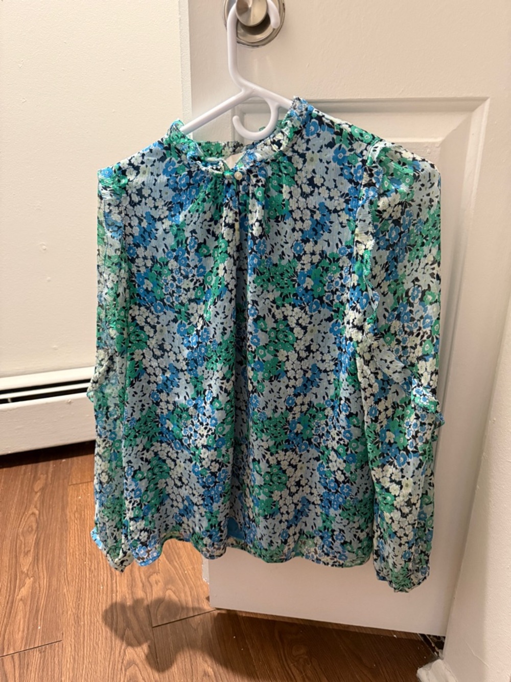 Floral Ruffled Neck Sleeveless Top in Blue & Green